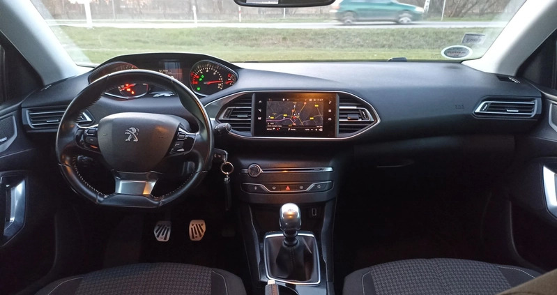 Peugeot 308 cena 49994 przebieg: 175151, rok produkcji 2018 z Sieradz małe 106